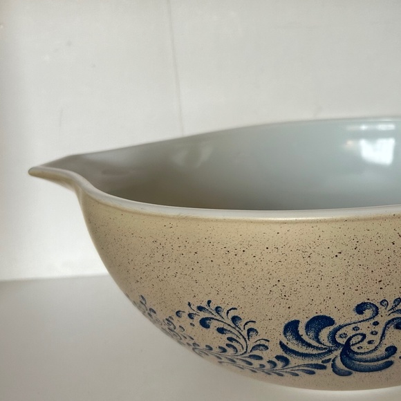 Pyrex Homestead Cinderella Bowl #444 - Tan & Blue - Picture 4 of 6